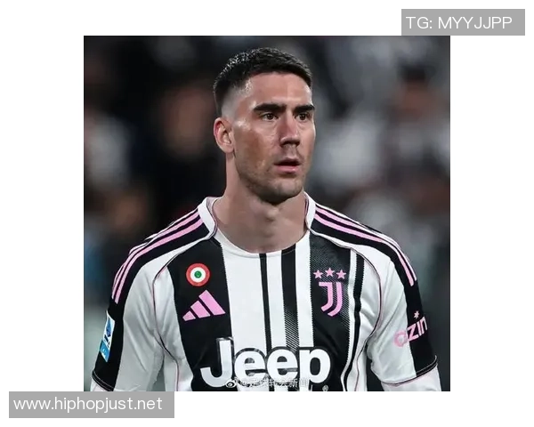 弗拉霍维奇：从天才前锋到足球巨星的蜕变之路与未来展望